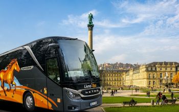 Autobus Livno Busa ispred znamenitosti u Stuttgartu.