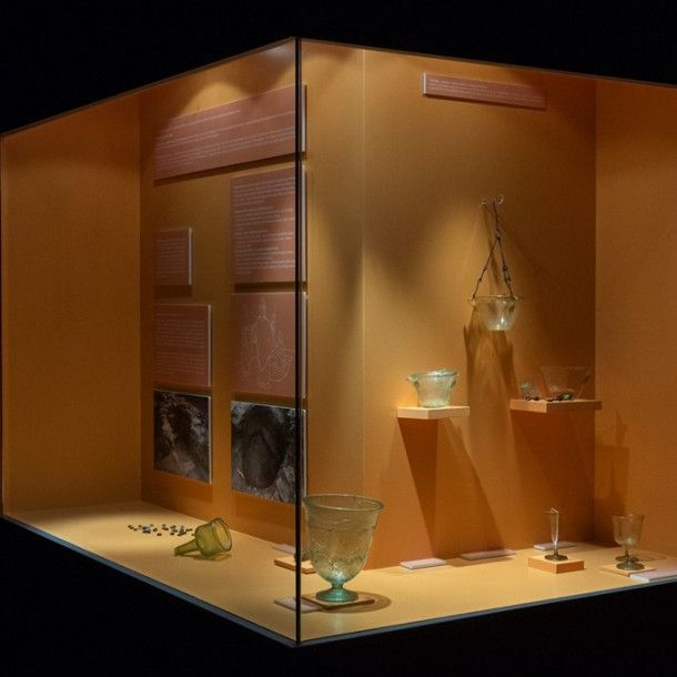 1652445980-07permanent-archaeological-exhibition-2-pages.jpg