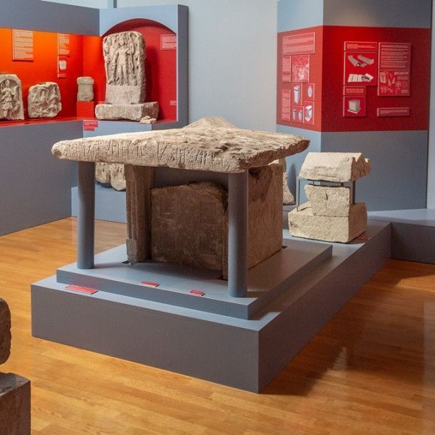 1652445987-05-permanent-archaeological-exhibition-pages.jpg