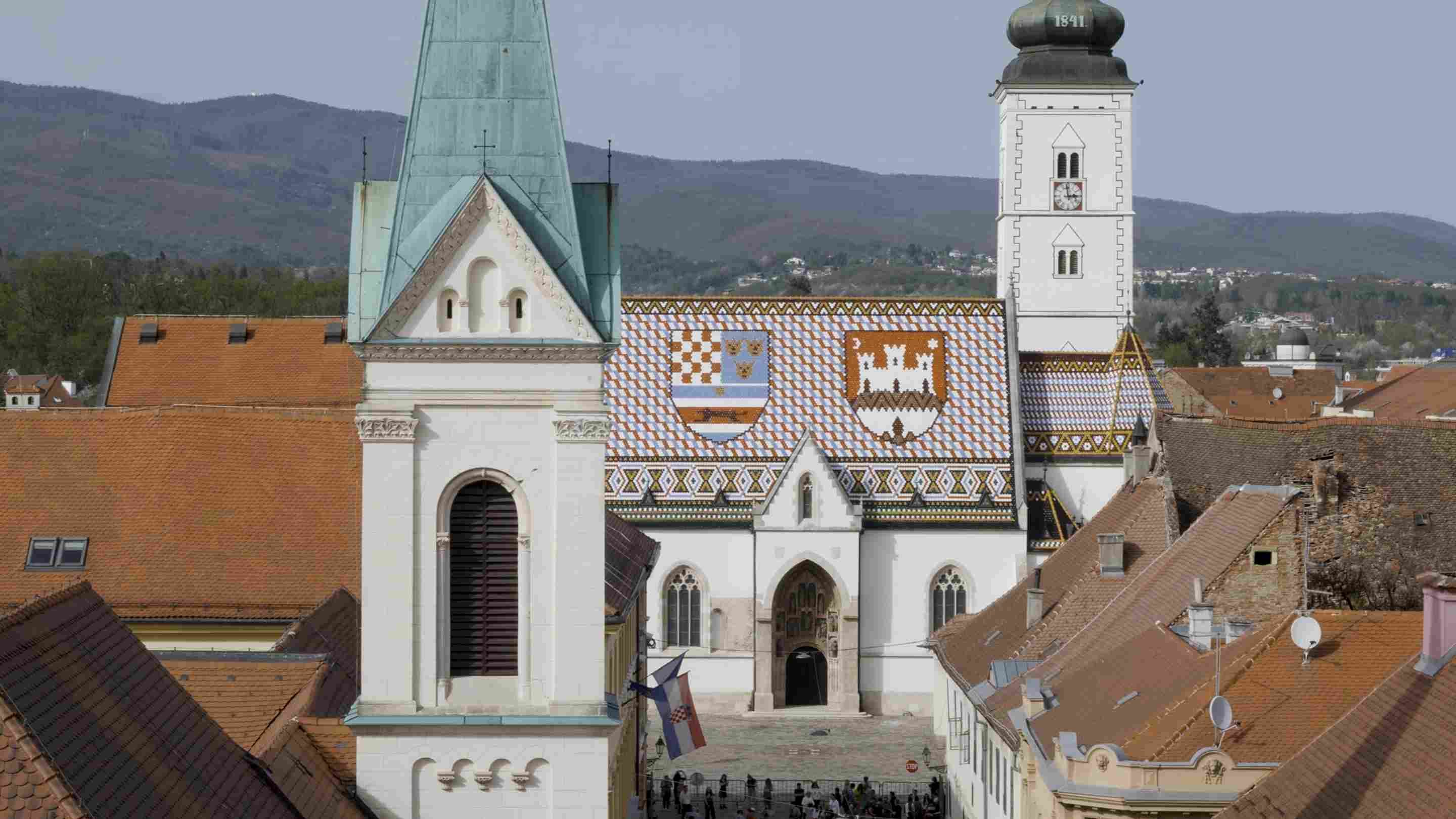 Crkva svetog Marka s prepoznatljivim šarenim krovom u Zagrebu.